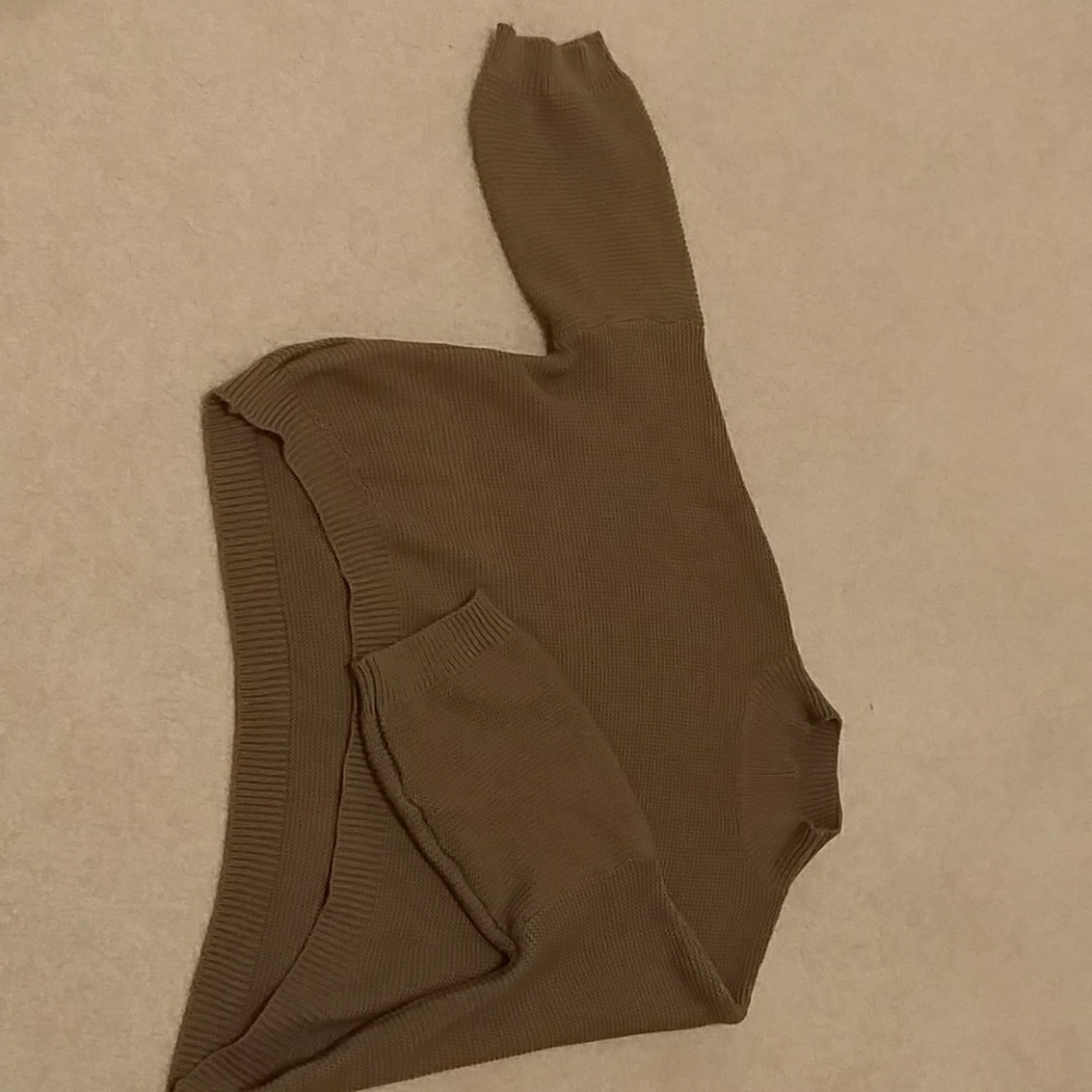 Cropped turtle neck sweater